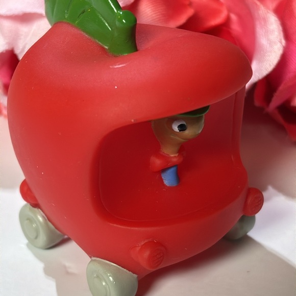 The Busy World of Richard Scarry Lowly Worm Apple Car 1994 Vintage McDonalds - Picture 12 of 12